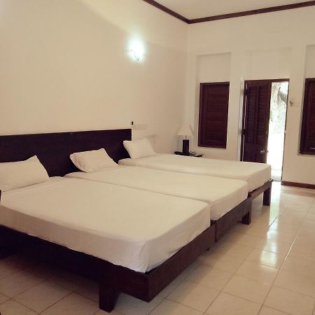 Welcombe Hotel ตรินโคมาลี ภายนอก รูปภาพ