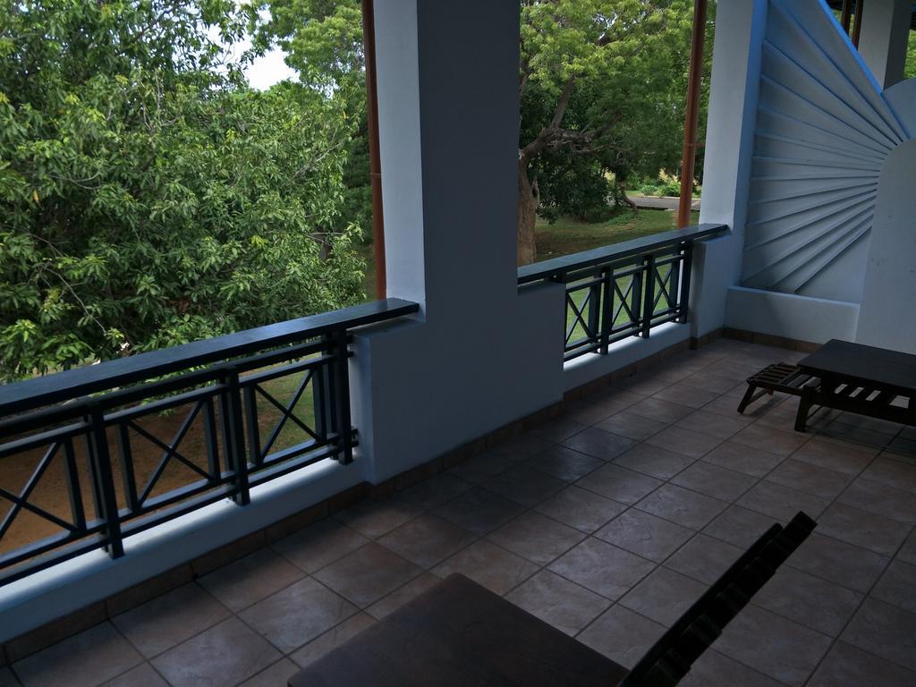Welcombe Hotel ตรินโคมาลี ภายนอก รูปภาพ