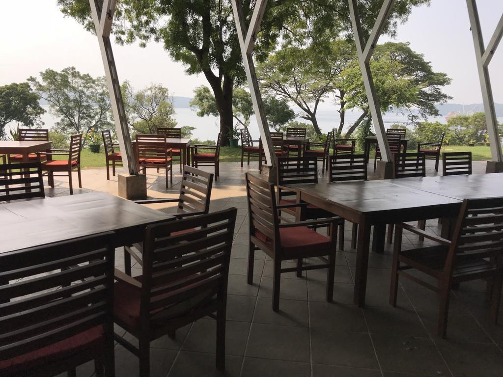 Welcombe Hotel ตรินโคมาลี ภายนอก รูปภาพ